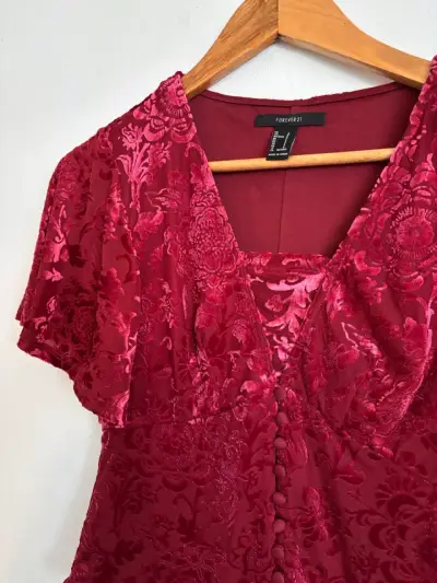 Blusa fucsia de terciopelo Forever 21 - miniatura 2