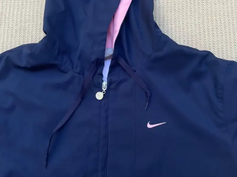 Chaqueta deportiva azul con capucha Nike - 3