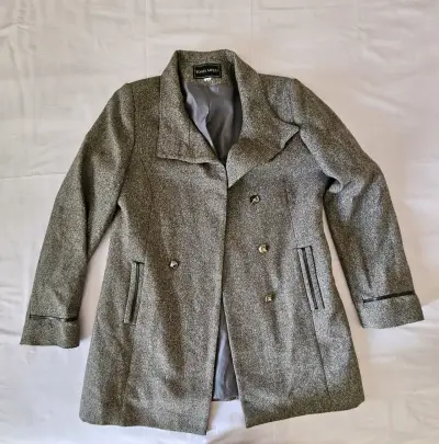 Abrigo gris para mujer - miniatura 1