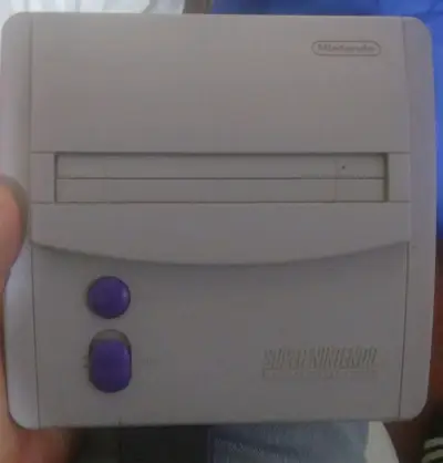 Consola Super Nintendo con control original - miniatura 1