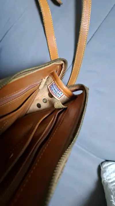 Bolso de cuero marrón estilo vintage - miniatura 2