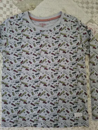 Polera manga larga gris con estampado infantil - miniatura 2