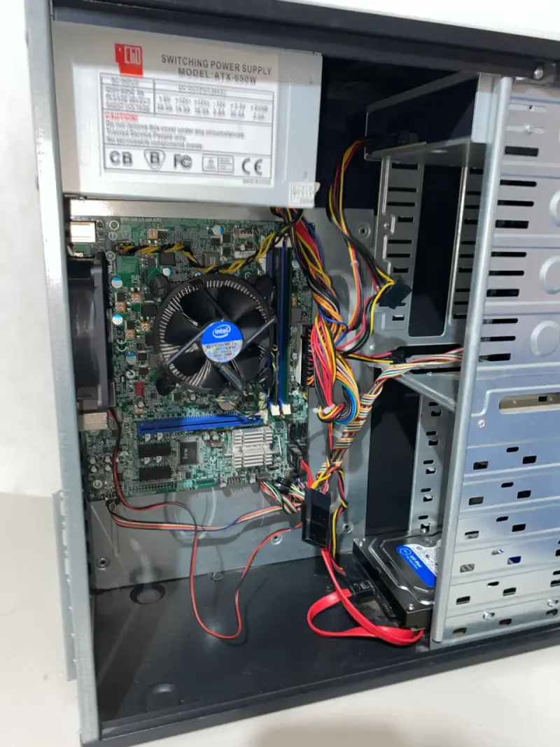 Computador de Escritorio con i7 - 1