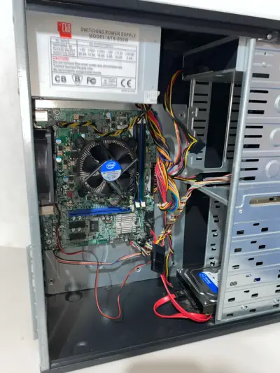 Computador de Escritorio con i7 - miniatura 1