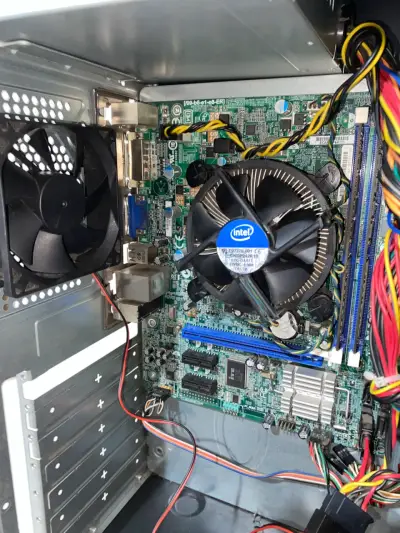Computador de Escritorio con i7 - miniatura 5