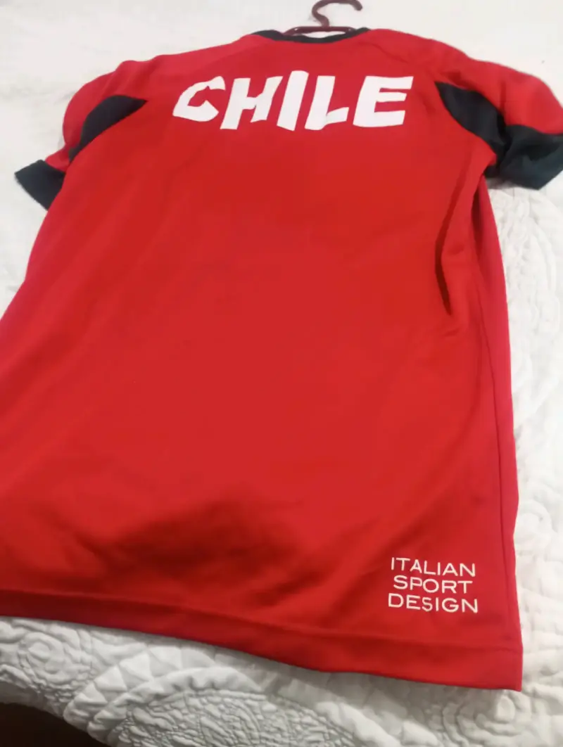 Polera roja autografiada Lotto - 2