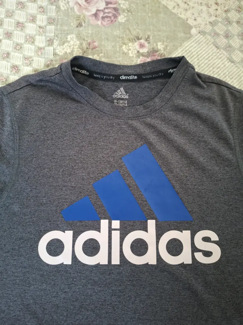 Polera deportiva gris Adidas Climalite para niño - 2