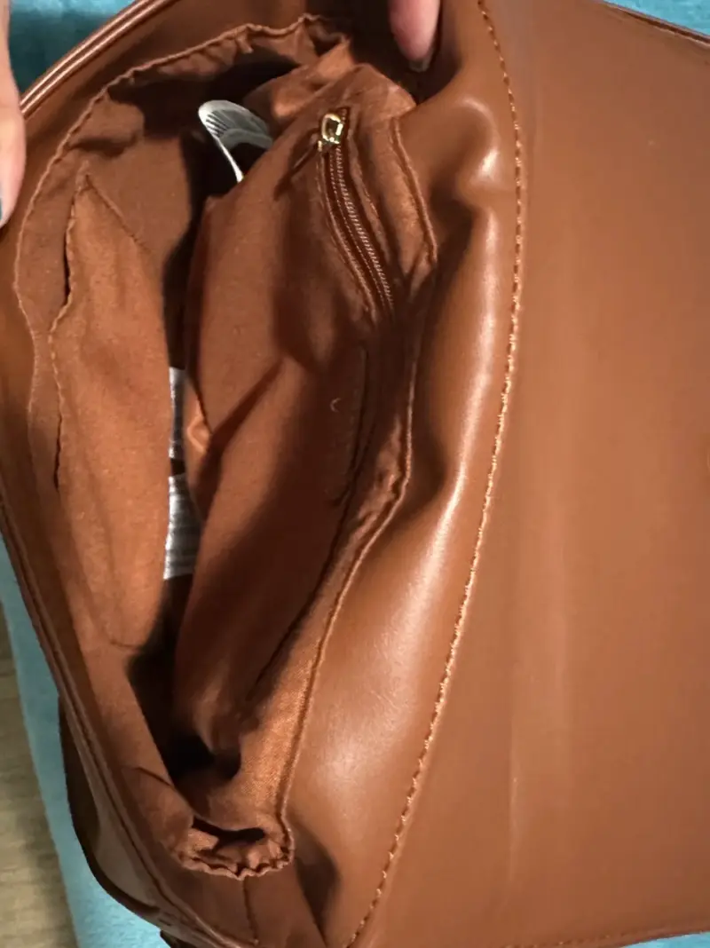 Cartera de cuero marrón con correa ajustable - 5