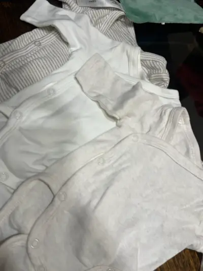Set de 3 bodies de algodón para bebé H&M - miniatura 2