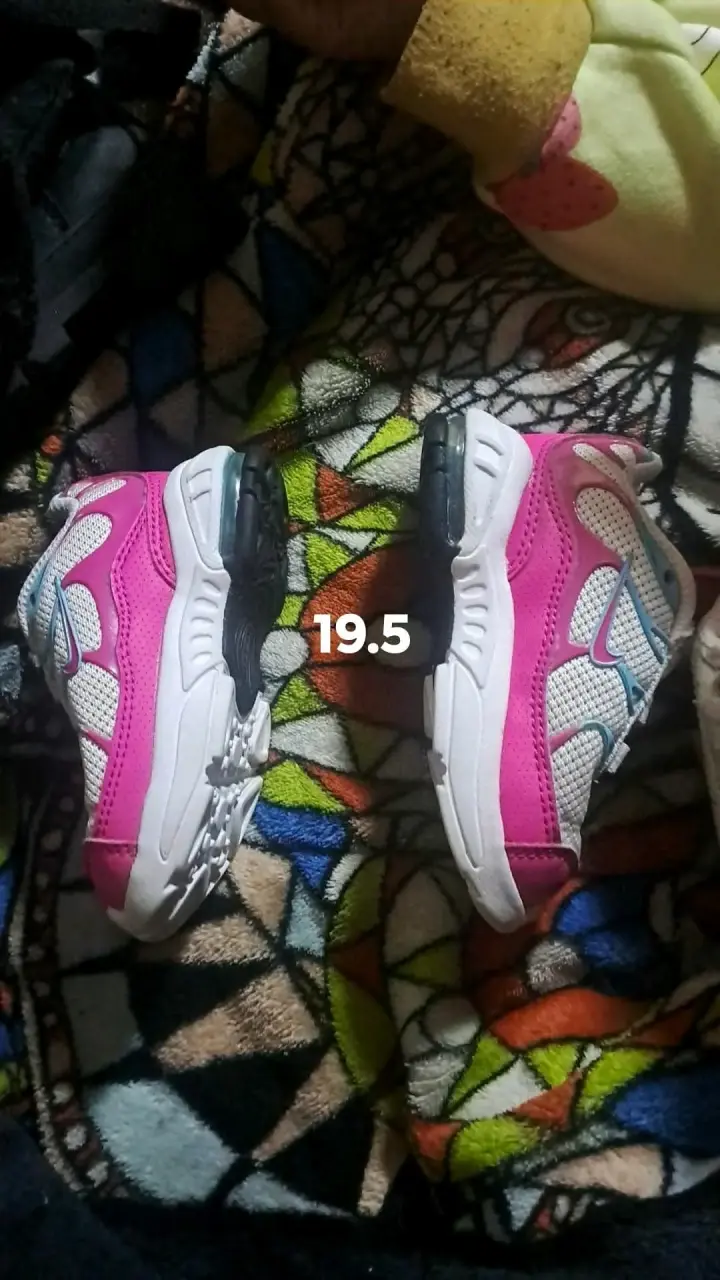 Zapatillas deportivas para niños Nike Air color blanco y rosa - 2