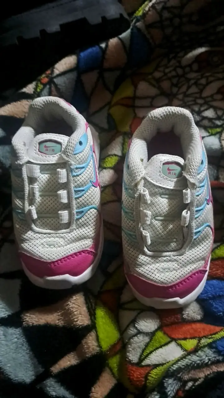 Zapatillas deportivas para niños Nike Air color blanco y rosa - 3