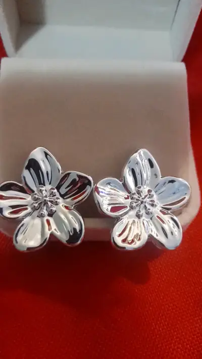 Aros de baño plata en forma de flor - miniatura 3