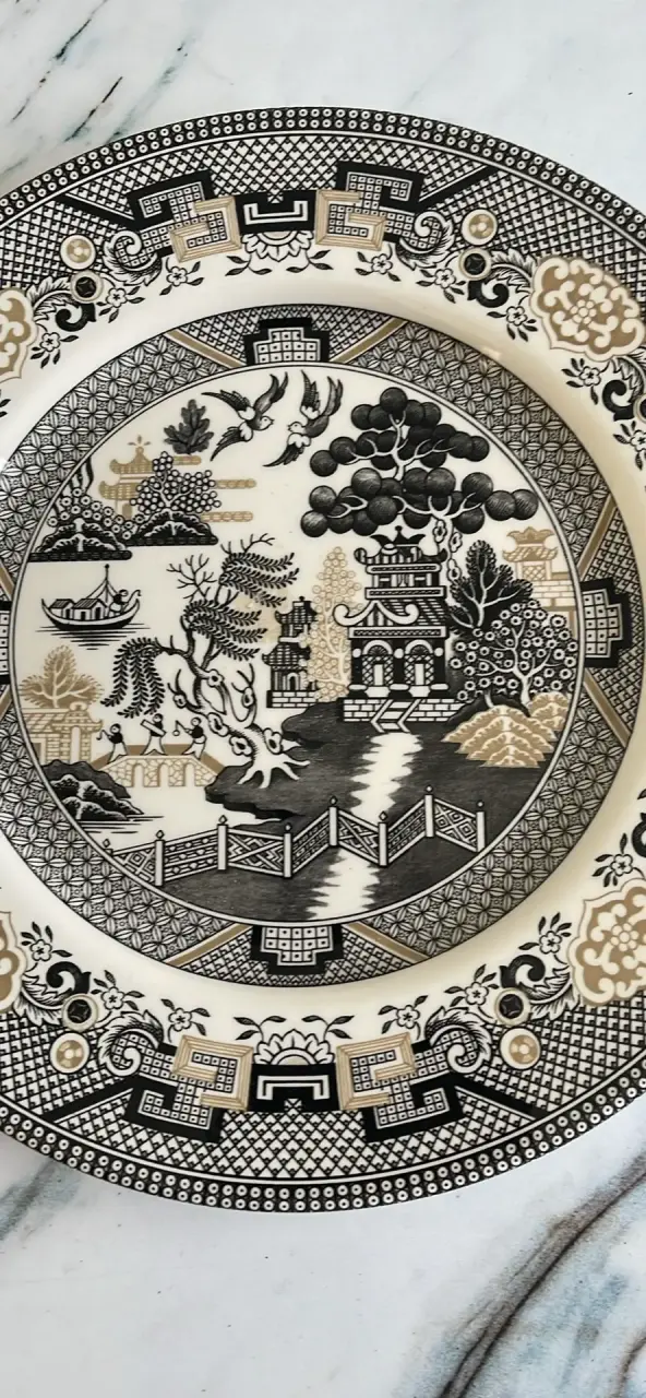 Plato decorativo Royal Stafford con diseño oriental - 1