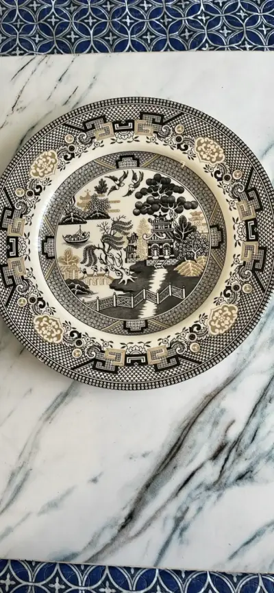Plato decorativo Royal Stafford con diseño oriental - miniatura 2