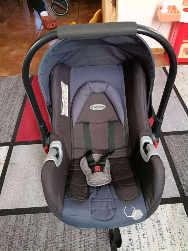 Coche de bebé Bebeconfort con silla de auto - 5