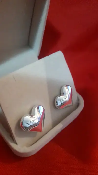 Aros de corazón en baño brillantes - miniatura 2