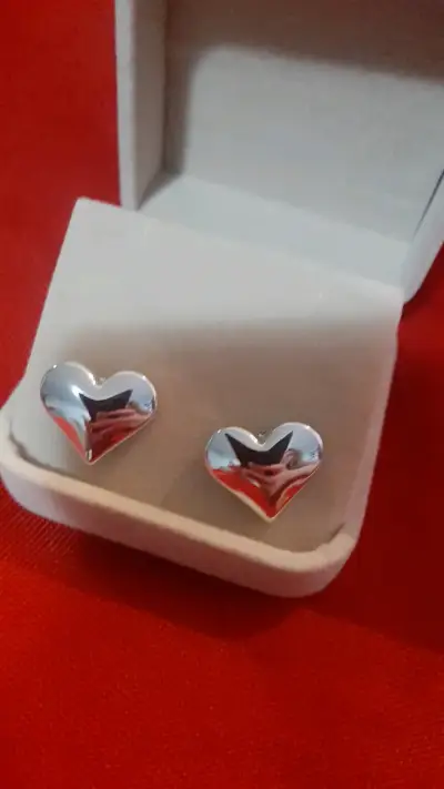 Aros de corazón en baño brillantes - miniatura 4