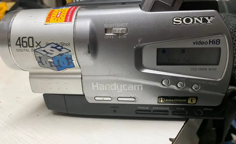 Videocámara Sony Handycam Video Hi8 con Zoom 460x - 2