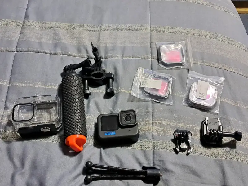 Cámara de acción GoPro Hero 11 Black con accesorios - 4