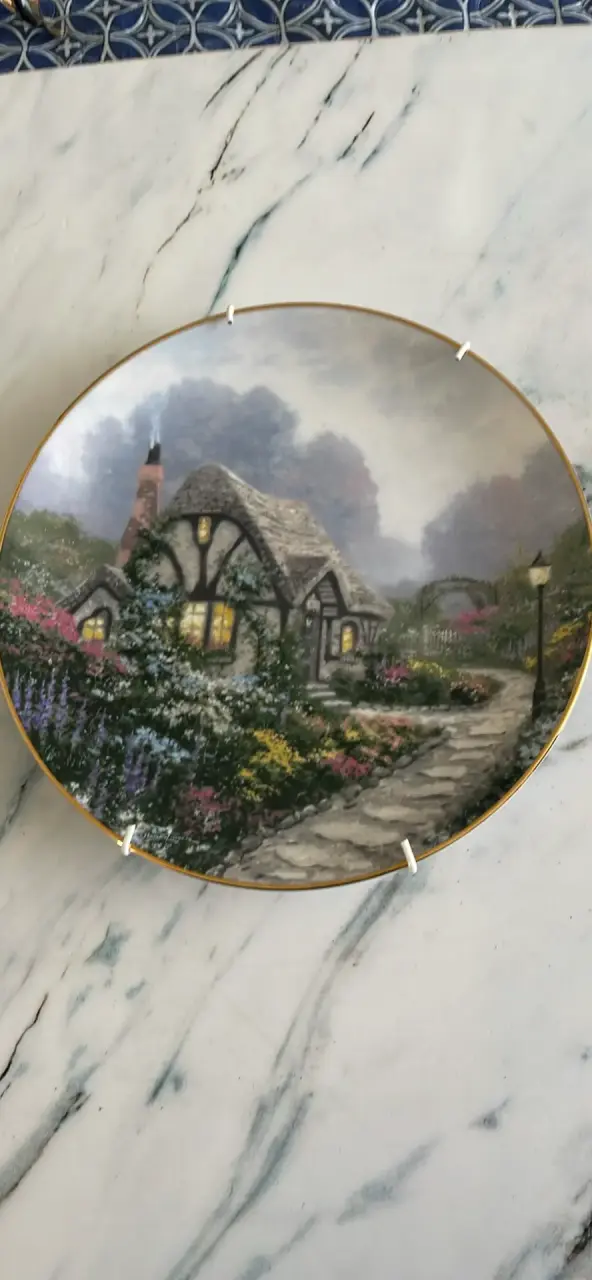 Platos decorativos de porcelana con diseño de cabañas - 2