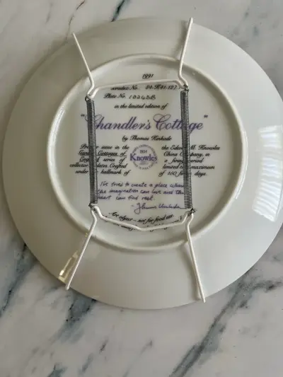Platos decorativos de porcelana con diseño de cabañas - miniatura 4