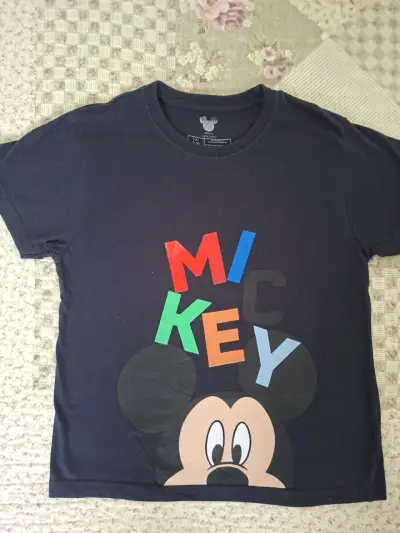 Polera negra de Mickey Mouse para niños - miniatura 1
