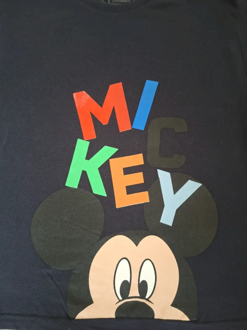 Polera negra de Mickey Mouse para niños - 2