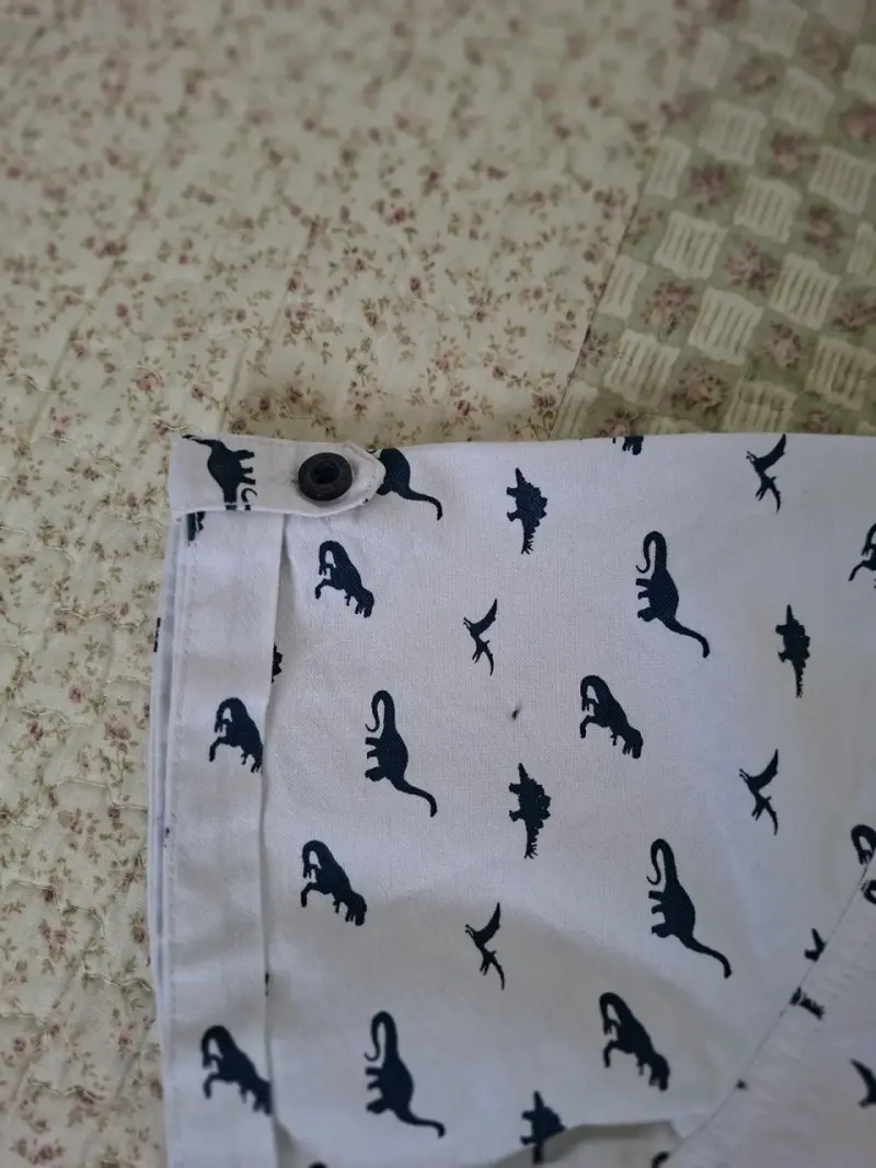 Camisa infantil con estampado de dinosaurios - 2