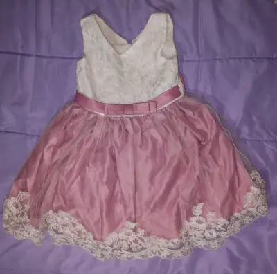 Vestido de fiesta para niña con lazo y encaje - miniatura 1