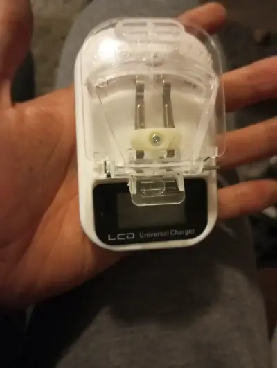 Cargador Universal USB LCD para Baterías - miniatura 2
