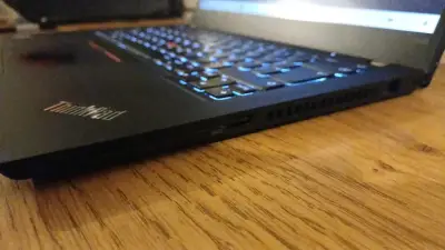 Laptop Lenovo ThinkPad T490 con Intel Core i5 - miniatura 3