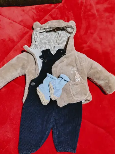 Conjunto de bebé con chaqueta y enterito - miniatura 3
