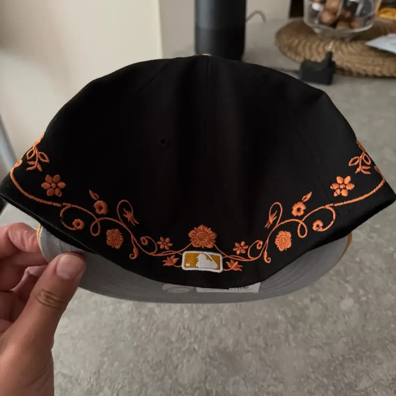 Gorra New Era 59Fifty SD Floral Negra y Amarilla - 3