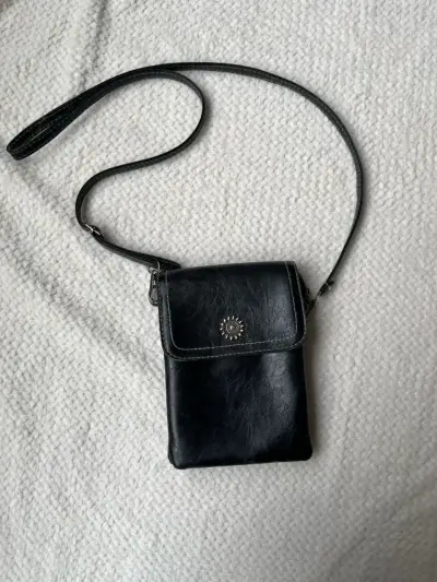 Bolso bandolera negro con diseño floral - miniatura 1