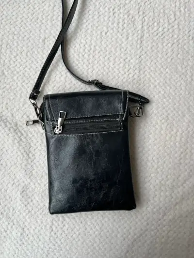Bolso bandolera negro con diseño floral - miniatura 3