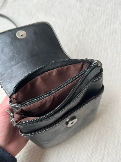 Bolso bandolera negro con diseño floral - miniatura 4