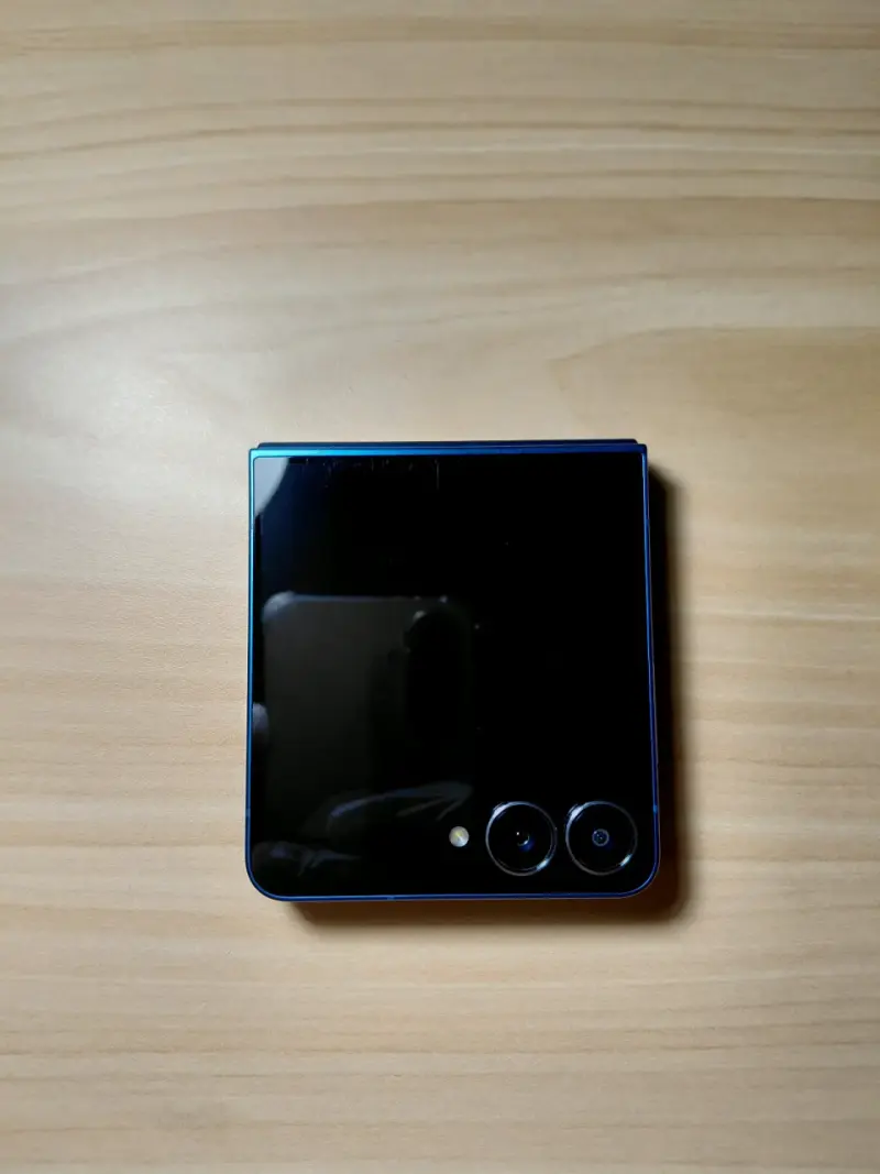 Samsung Galaxy Z Flip 7 256 GB - Dark Blue - 2