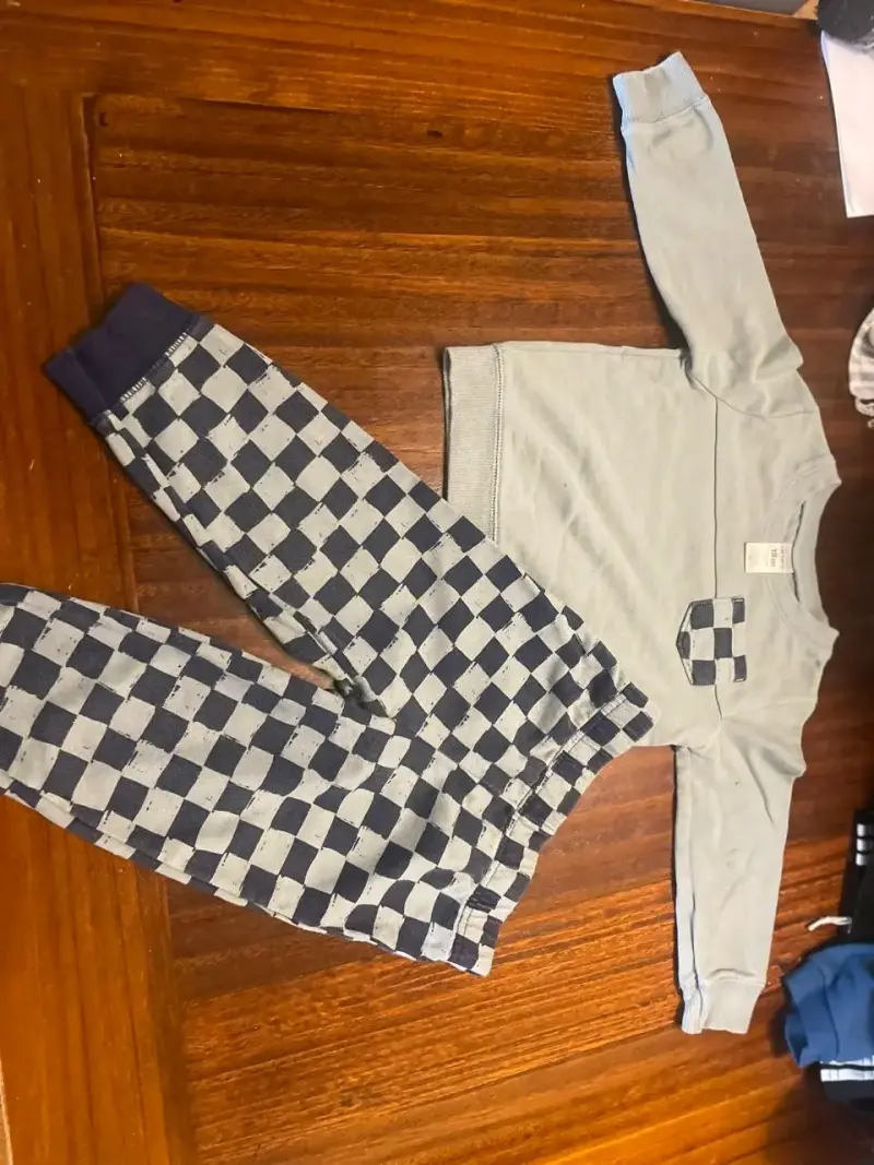 Conjunto de ropa infantil con diseño de oso - 2