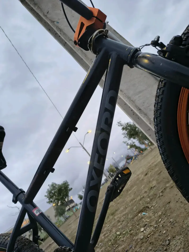 Bicicleta BMX Oxford negra con detalles naranjas - 4