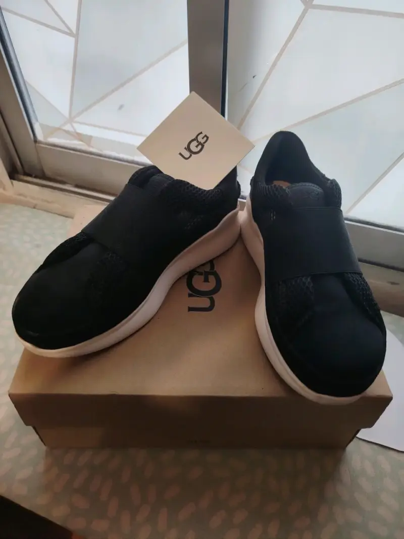 Zapatillas deportivas negras UGG para mujer - 2