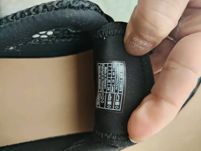 Zapatillas deportivas negras UGG para mujer - 3