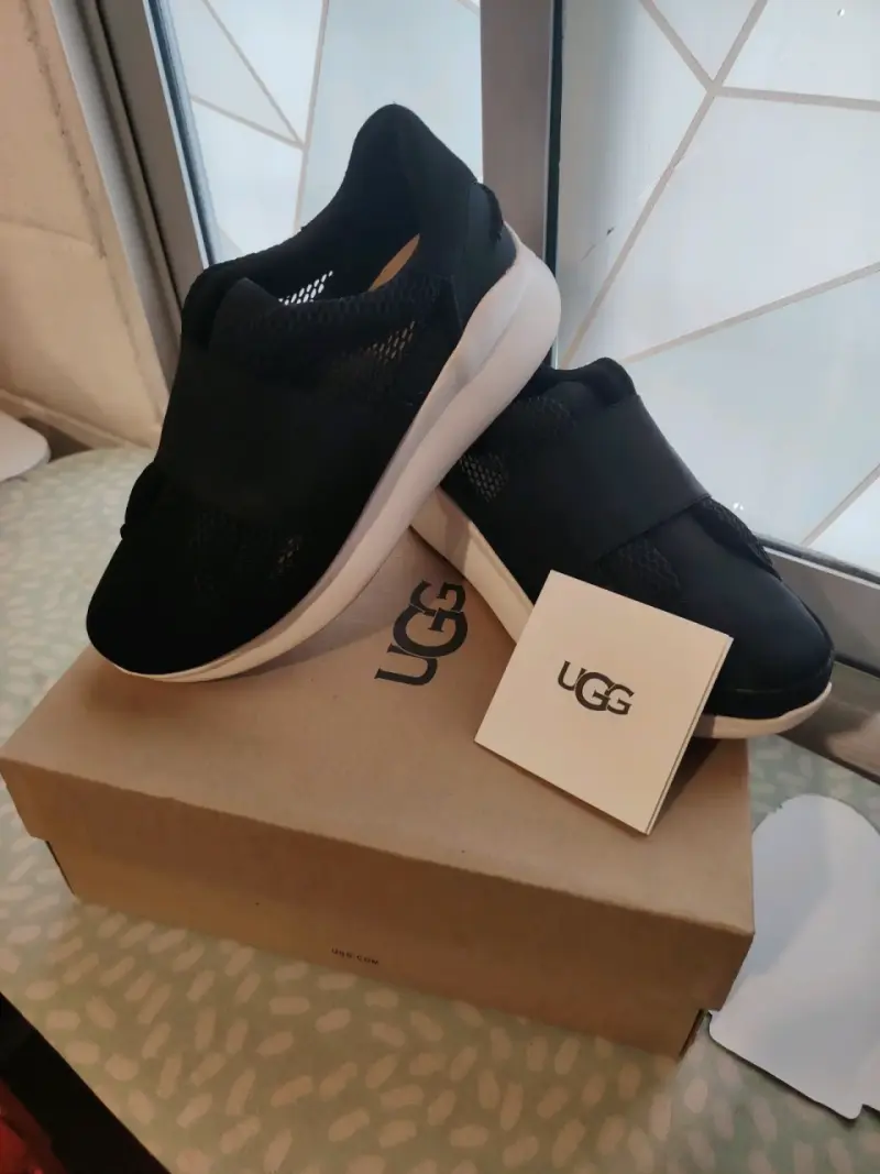 Zapatillas deportivas negras UGG para mujer - 5