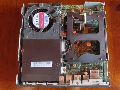 Mini PC Lenovo ThinkCentre con AMD Ryzen Pro - miniatura 6