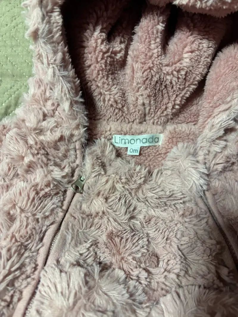 Enterito de bebé peludo rosa con capucha Limonada - 2