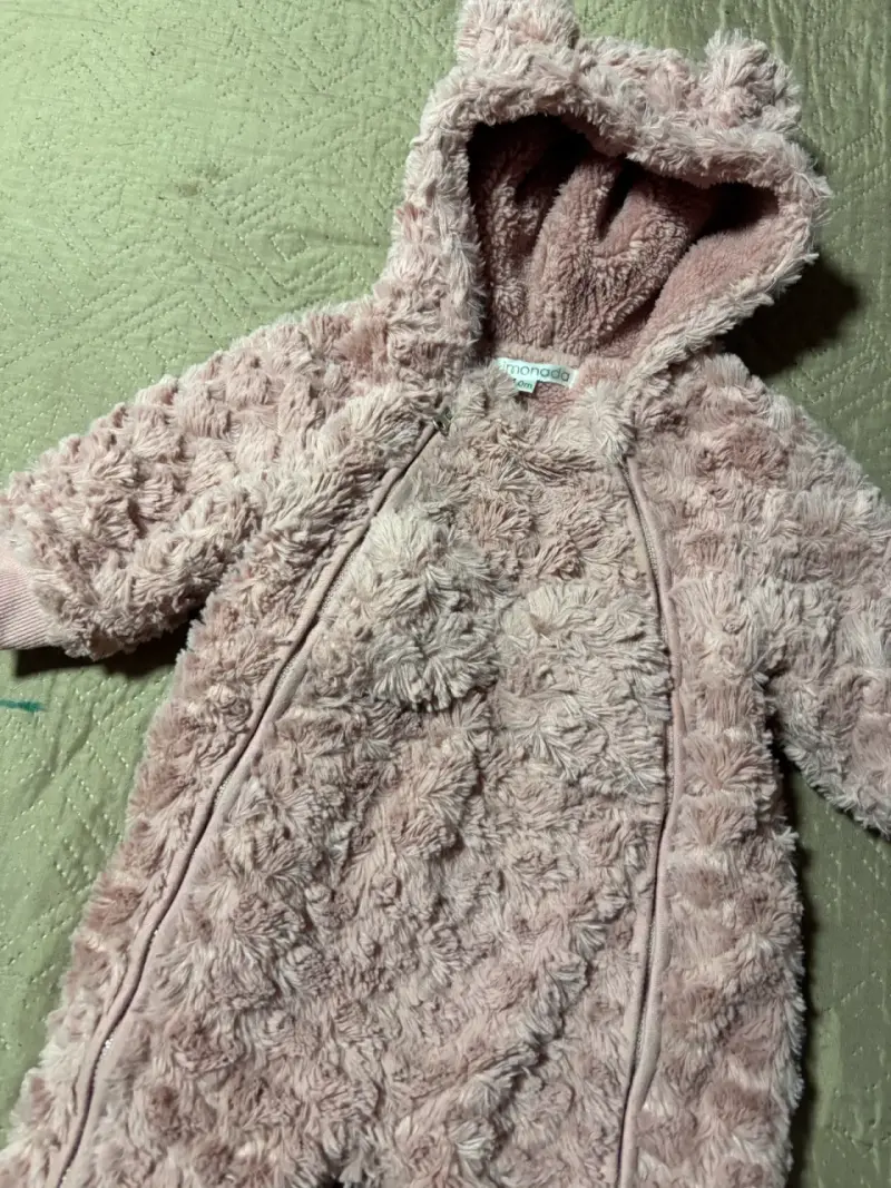 Enterito de bebé peludo rosa con capucha Limonada - 3