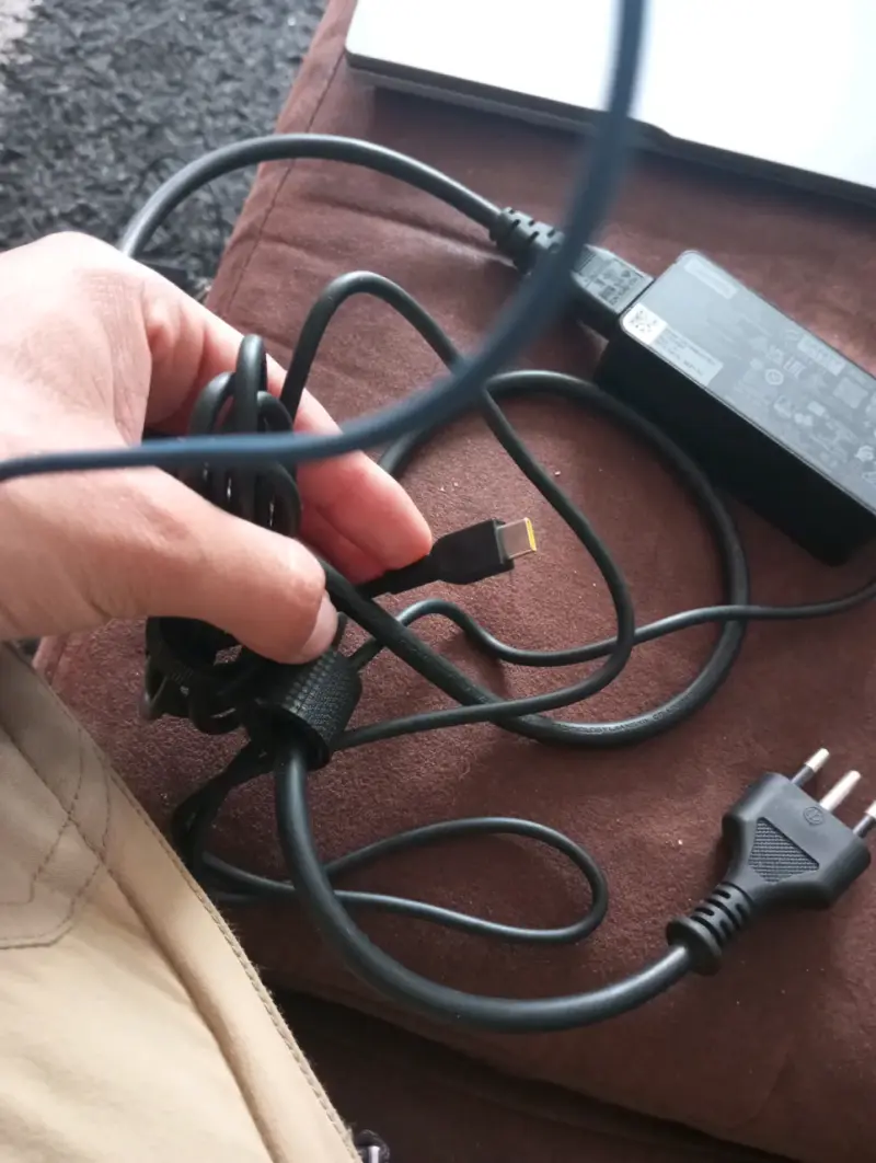 Cargador Lenovo 45W para portátil - 3