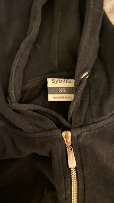 Polerón negro con capucha Sybilla XS - miniatura 1