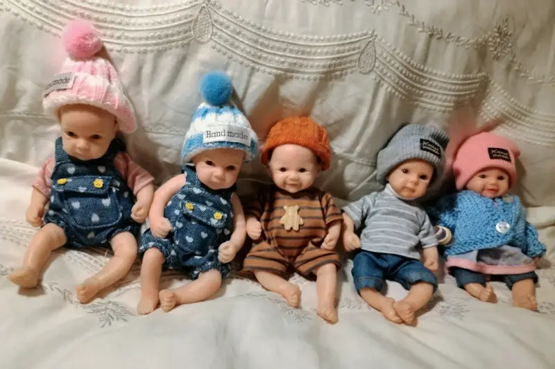 Muñecas pequeñas realistas de silicona