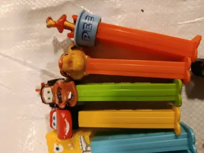 Colección de dispensadores PEZ con personajes animados - miniatura 3