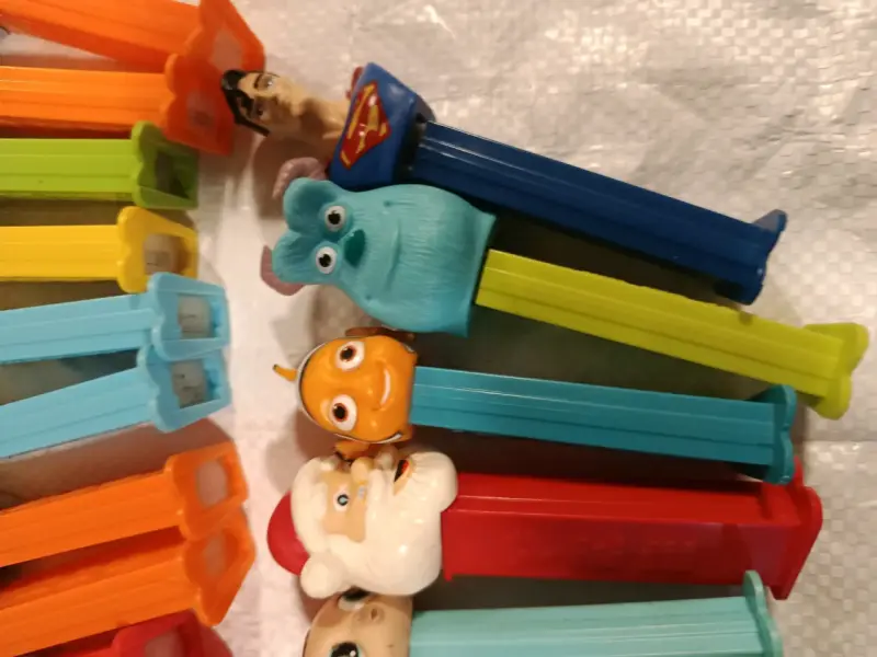 Colección de dispensadores PEZ con personajes animados - 6